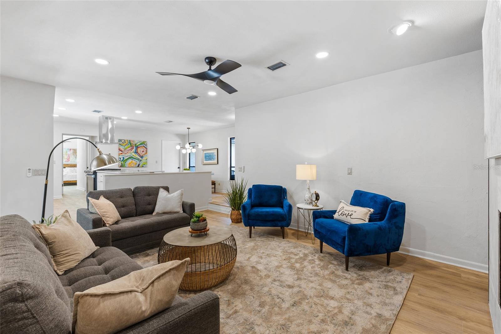 Image 6 of 37 For 2330 54th Terrace