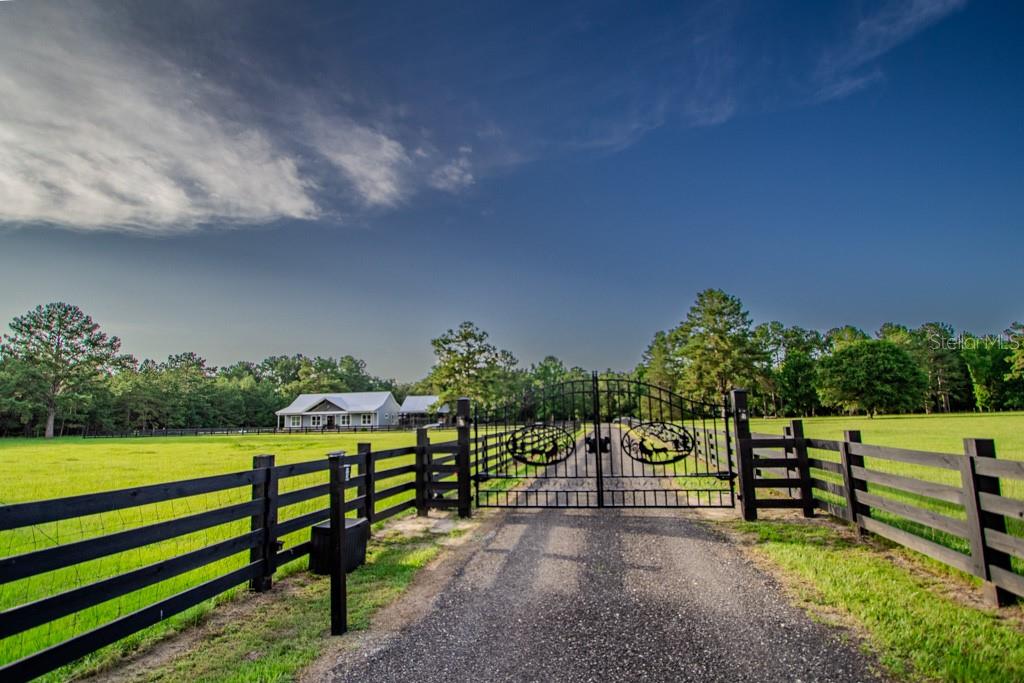 Details for 22481 County Road 18, BROOKER, FL 32622