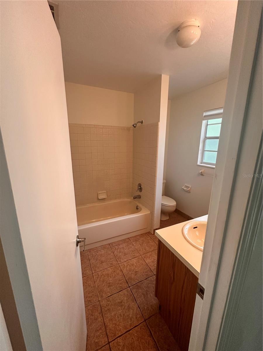 Image 13 of 16 For 360 48th Boulevard