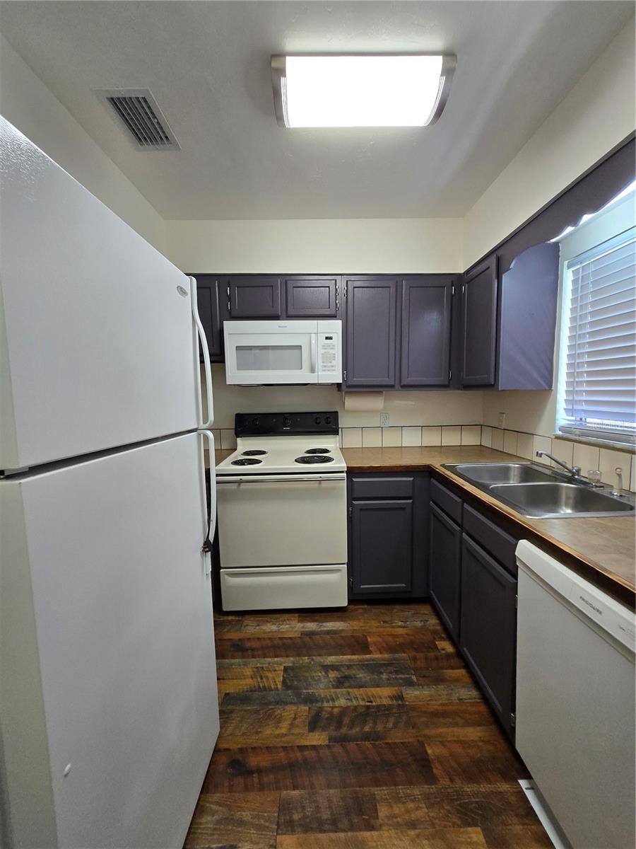Image 4 of 25 For 3600 19th Avenue 11