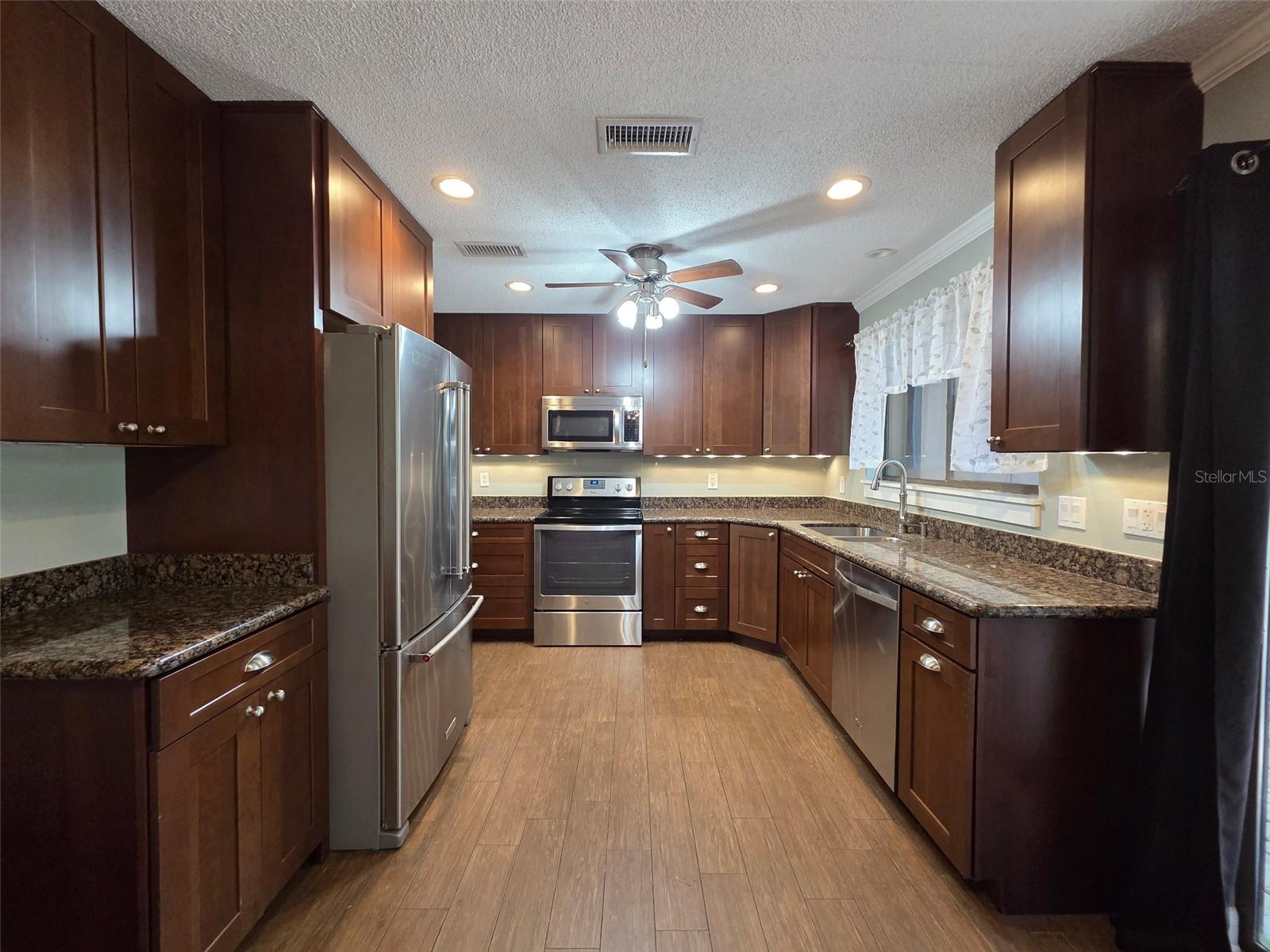 Image 3 of 13 For 2478 Forest Way