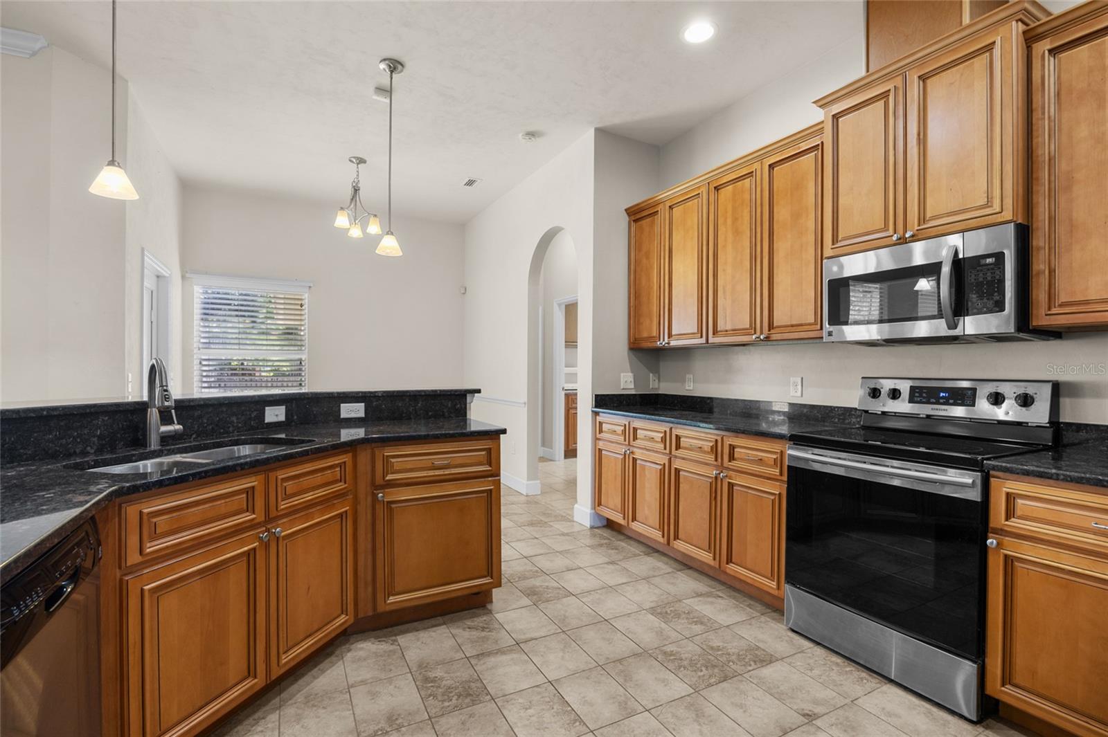 Image 13 of 39 For 14913 149th Road