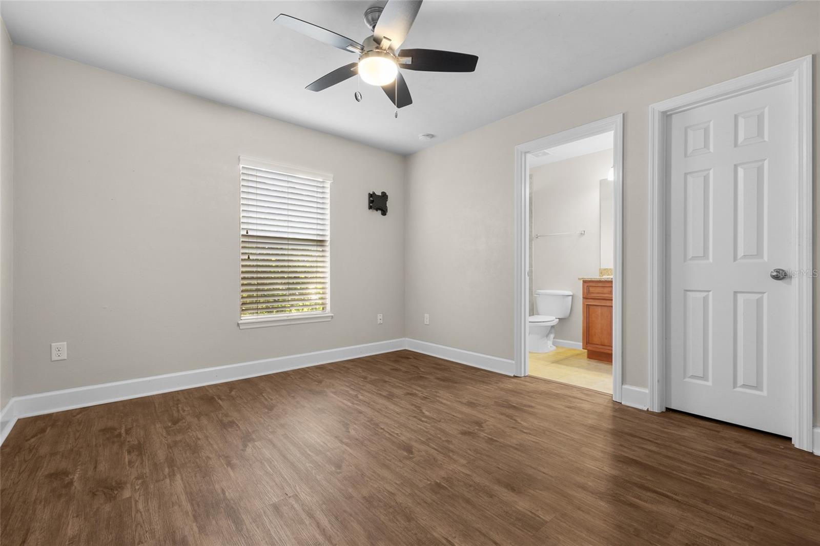 Image 24 of 39 For 14913 149th Road