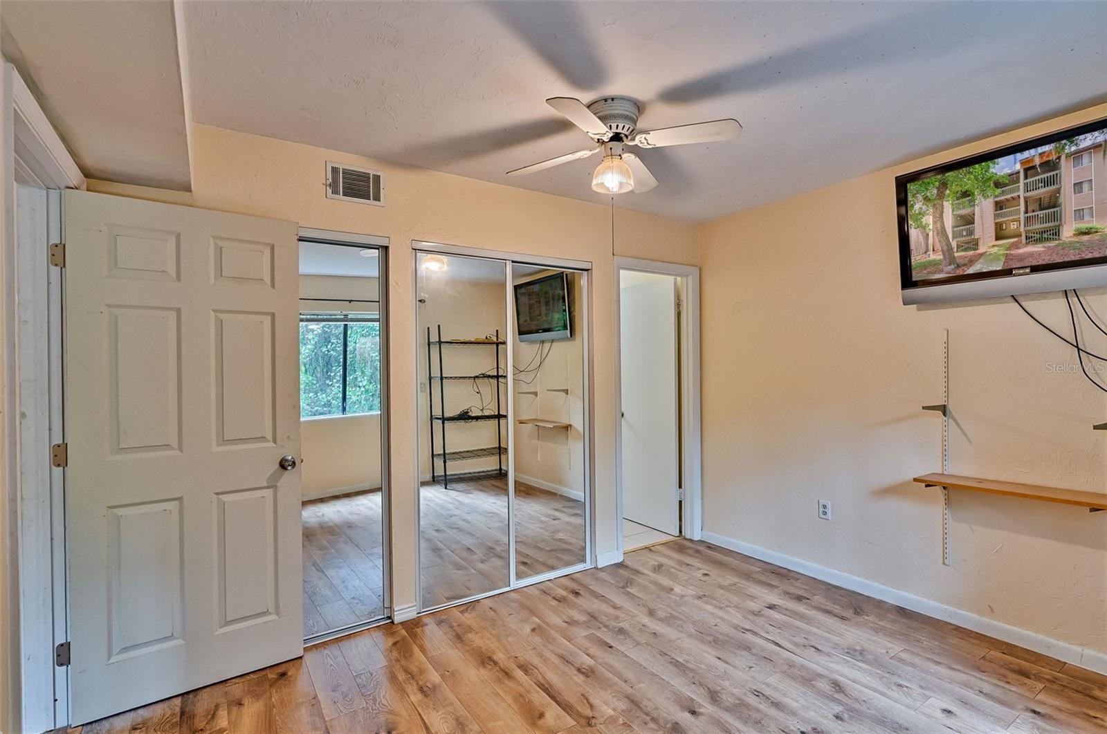 Image 13 of 20 For 89 16th Avenue P102