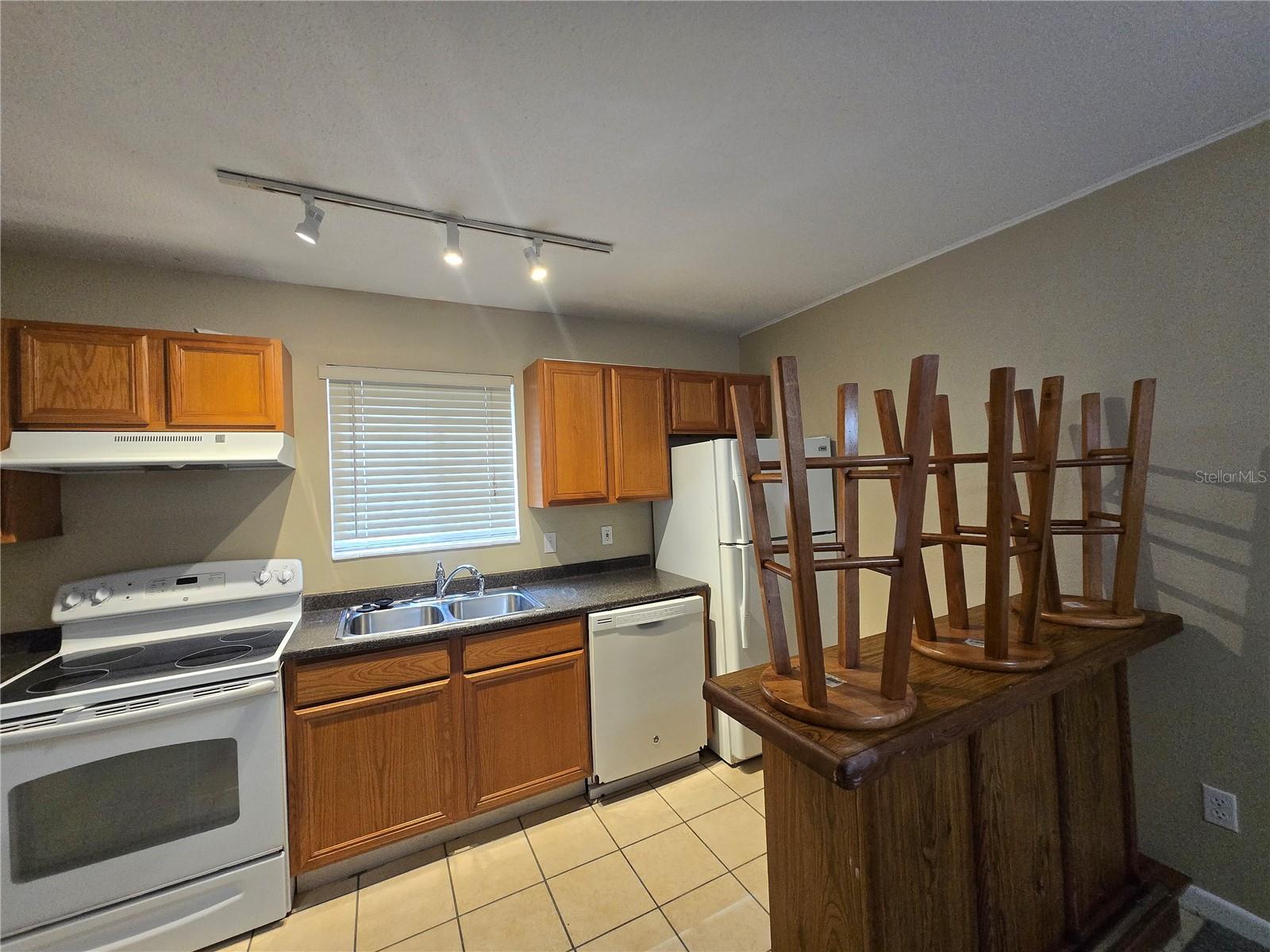 Image 10 of 29 For 507 39th Road 106