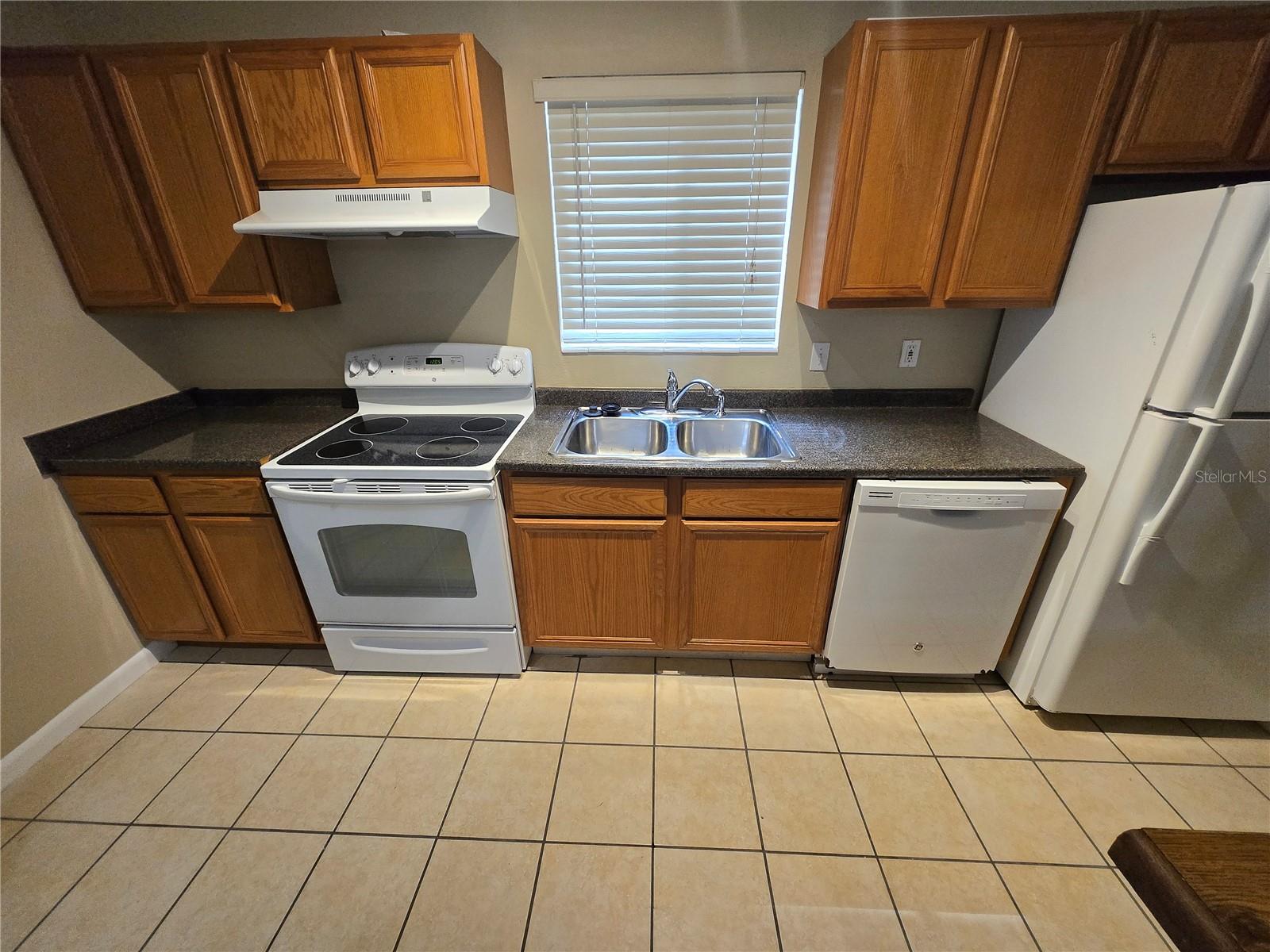 Image 11 of 29 For 507 39th Road 106