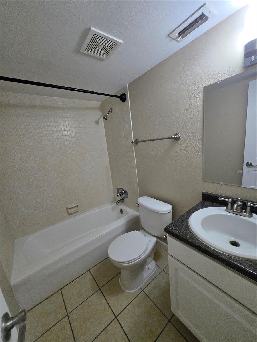 Image 19 of 29 For 507 39th Road 106