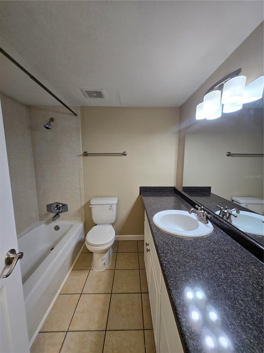 Image 24 of 29 For 507 39th Road 106