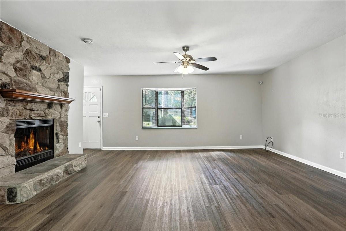 Image 3 of 26 For 2240 44th Place