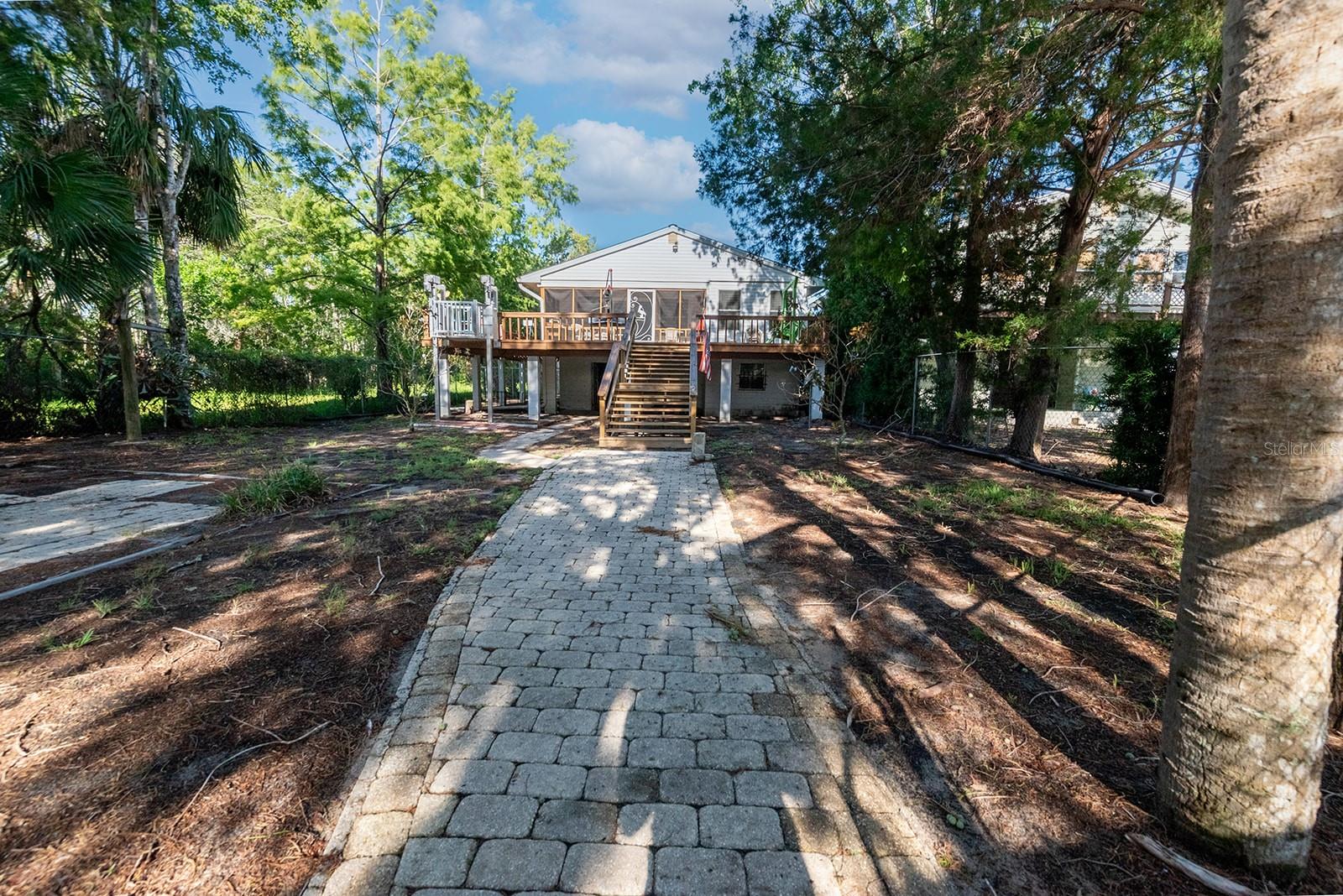 Image 11 of 50 For 145 904 Avenue