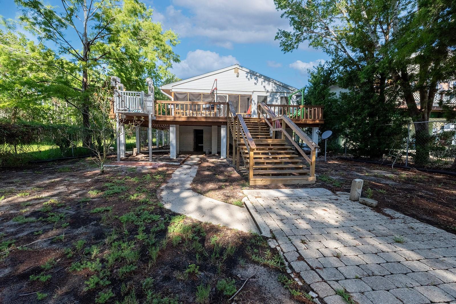Image 12 of 50 For 145 904 Avenue