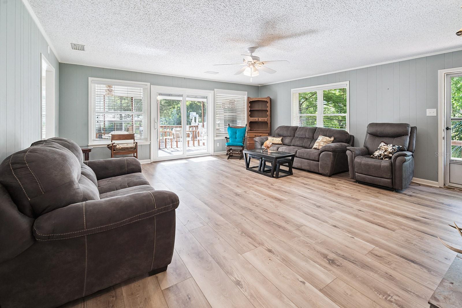 Image 31 of 50 For 145 904 Avenue