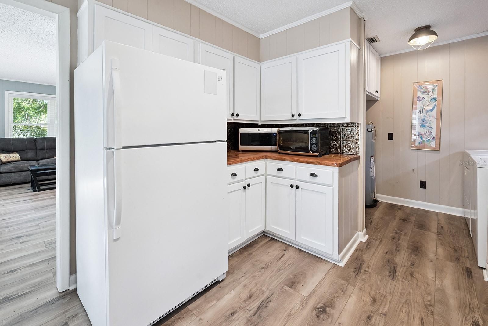 Image 34 of 50 For 145 904 Avenue
