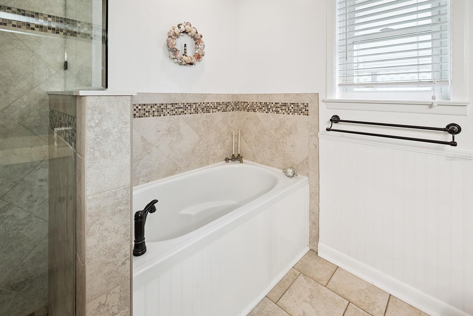 Image 47 of 50 For 145 904 Avenue