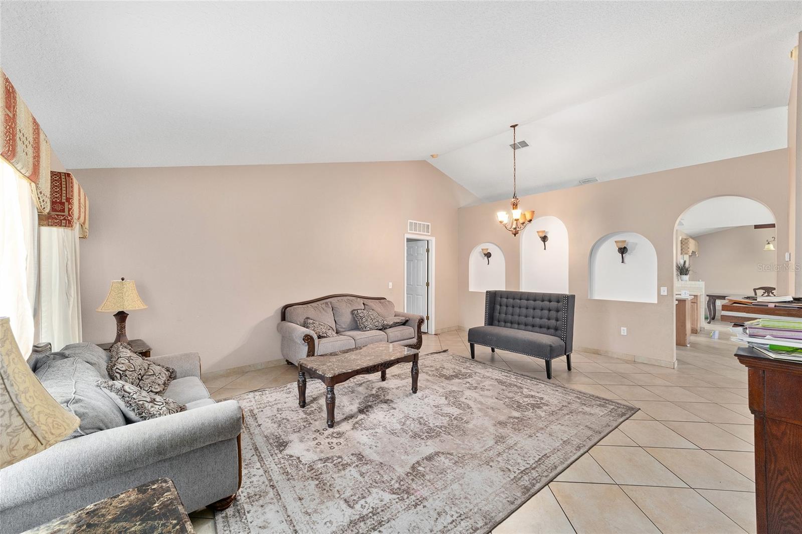 Image 4 of 15 For 522 Marion Oaks Lane