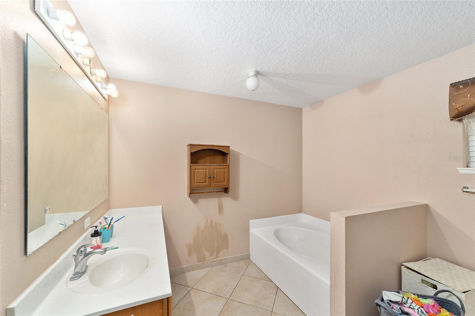 Image 8 of 15 For 522 Marion Oaks Lane