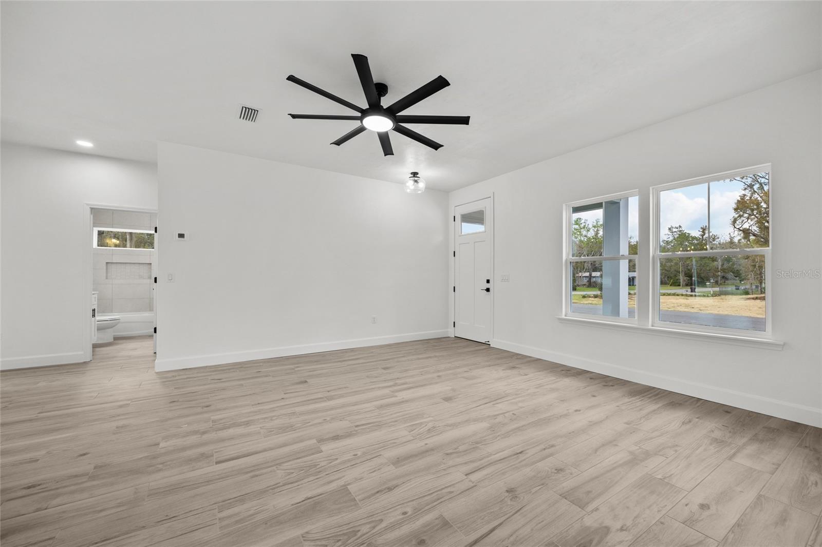 Image 15 of 26 For 15204 5th Avenue