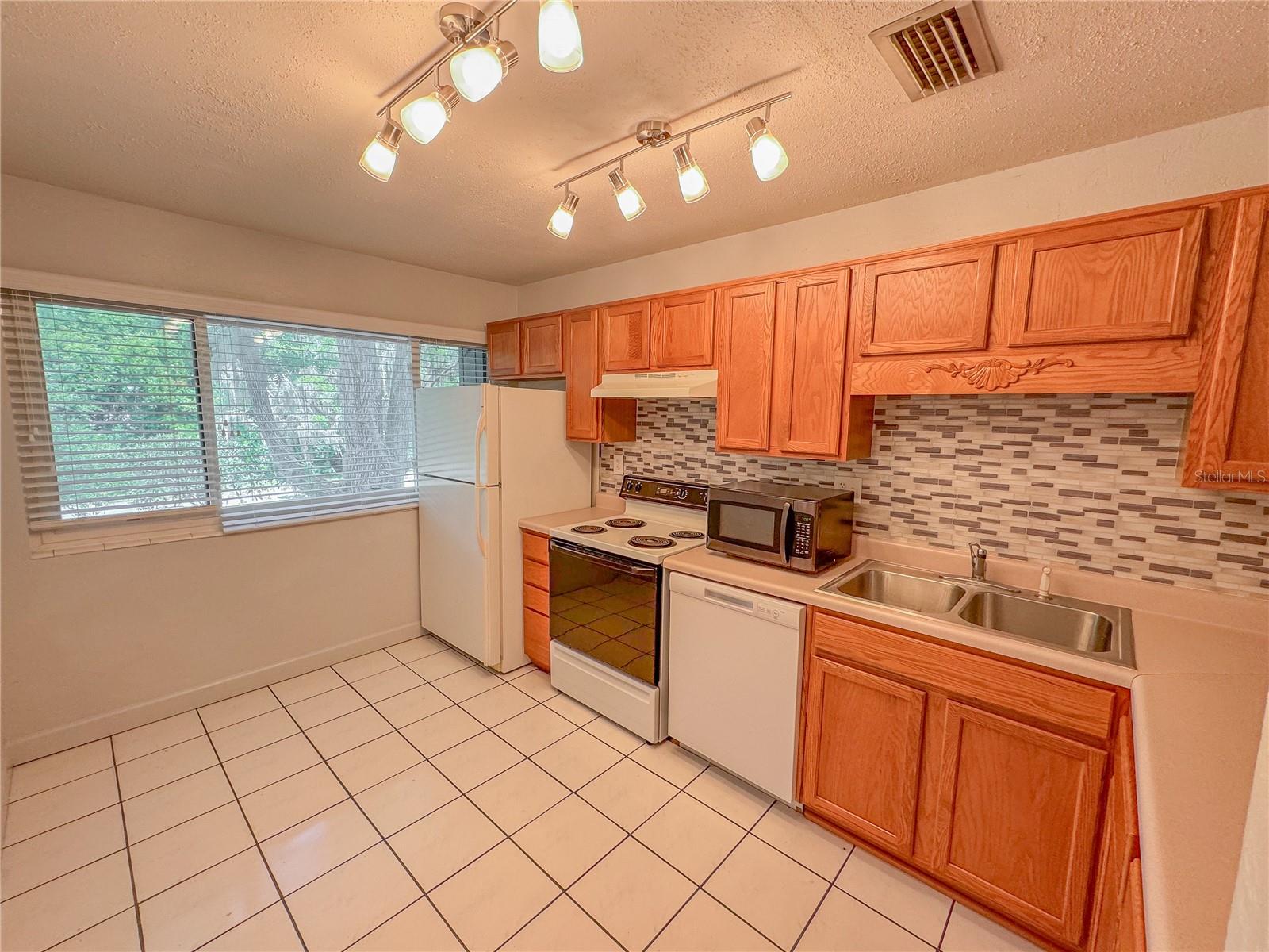 Image 7 of 26 For 2710 14th Drive