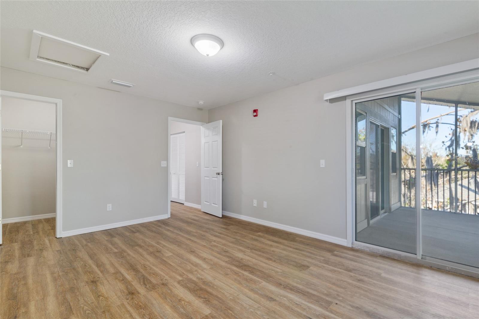 Image 14 of 16 For 6519 Newberry Road 409