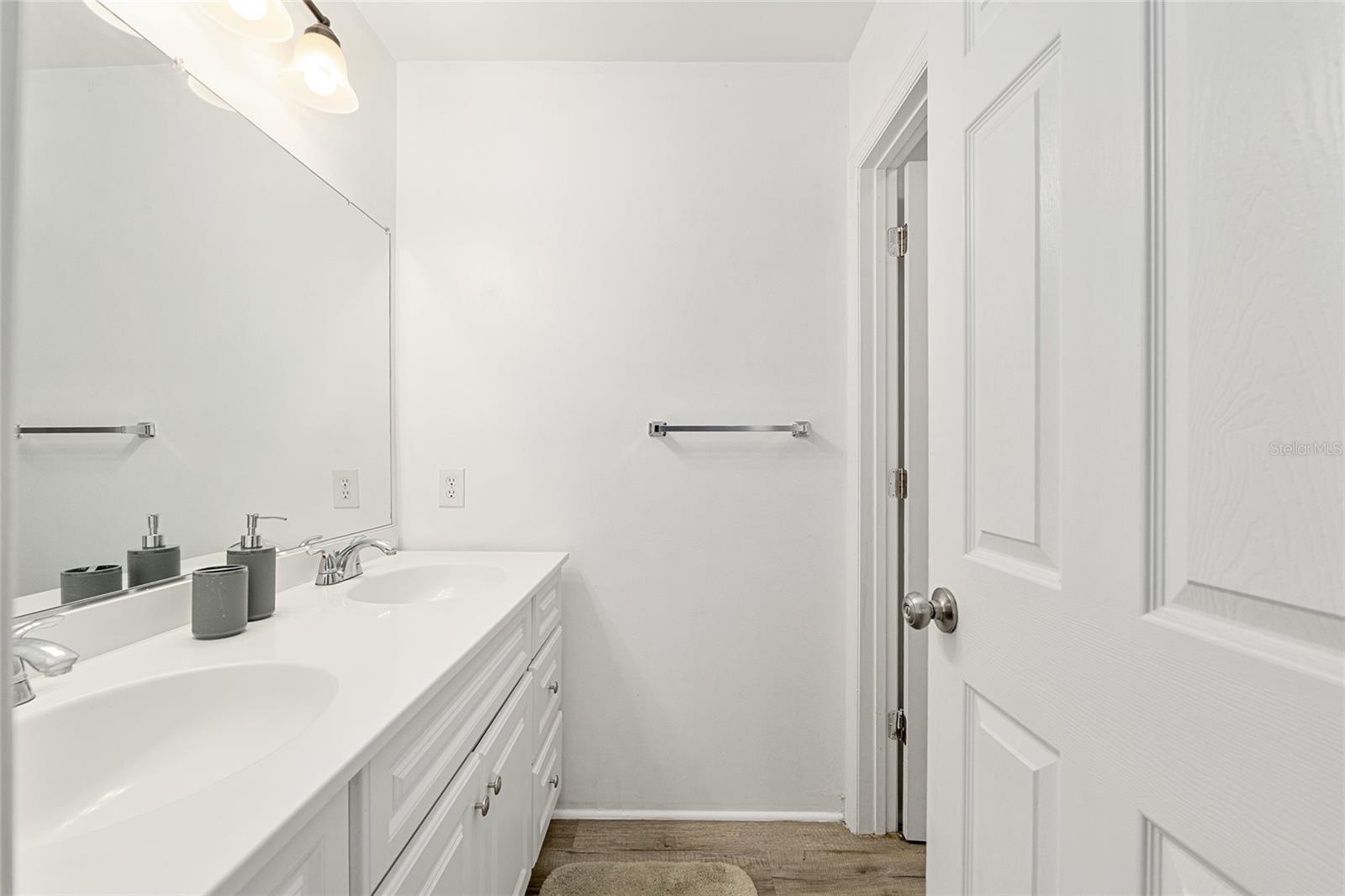 Image 11 of 25 For 2601 Archer Road G 128