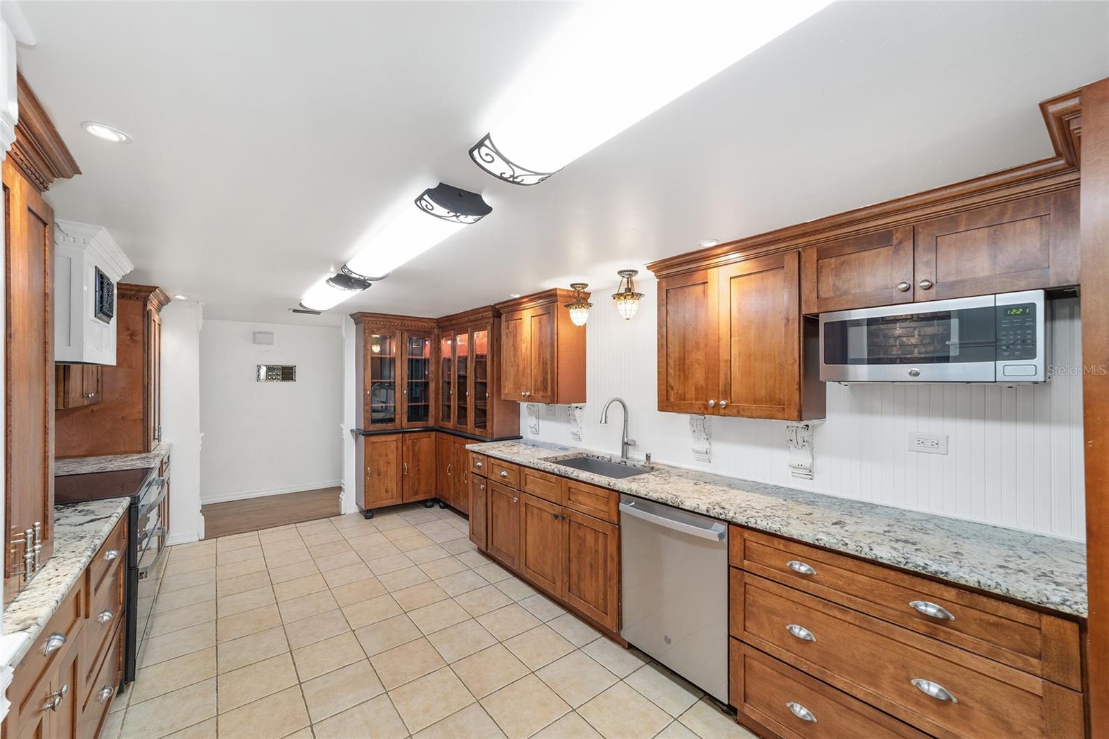 Image 16 of 46 For 928 98th Street