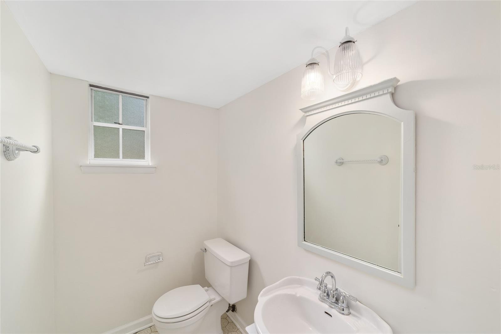 Image 25 of 46 For 928 98th Street
