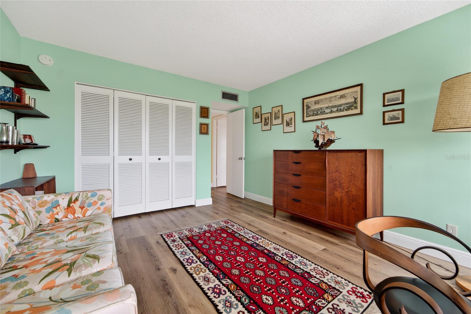 Image 19 of 36 For 10777 Sample Road 1212