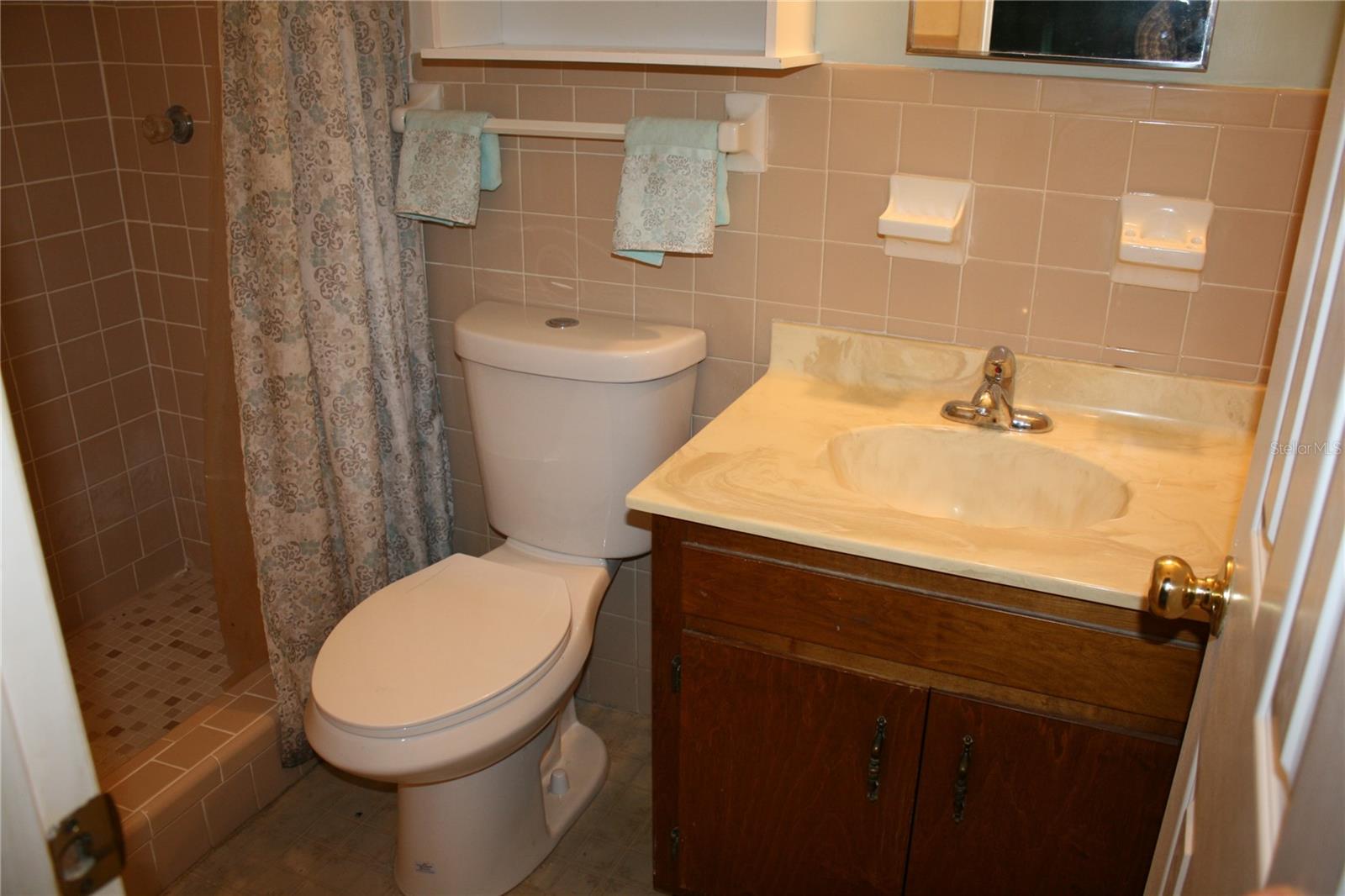 Image 12 of 24 For 22644 Hawthorne Road