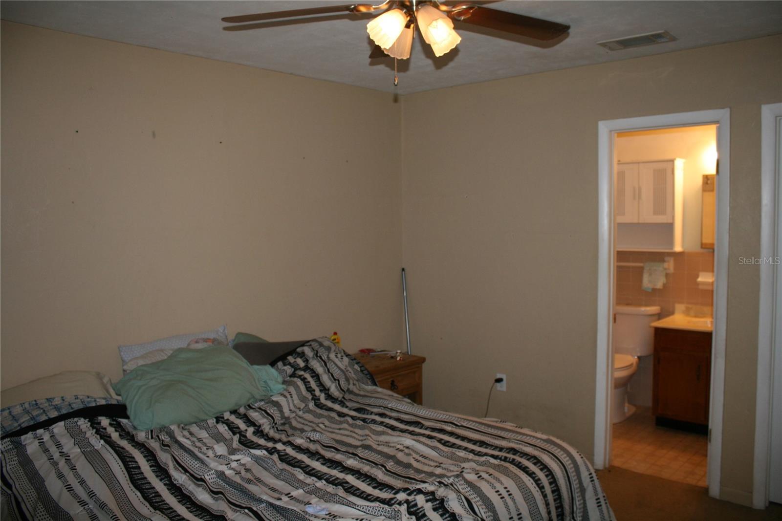 Image 13 of 24 For 22644 Hawthorne Road
