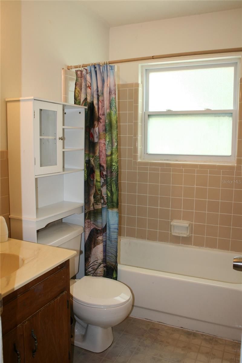Image 15 of 24 For 22644 Hawthorne Road