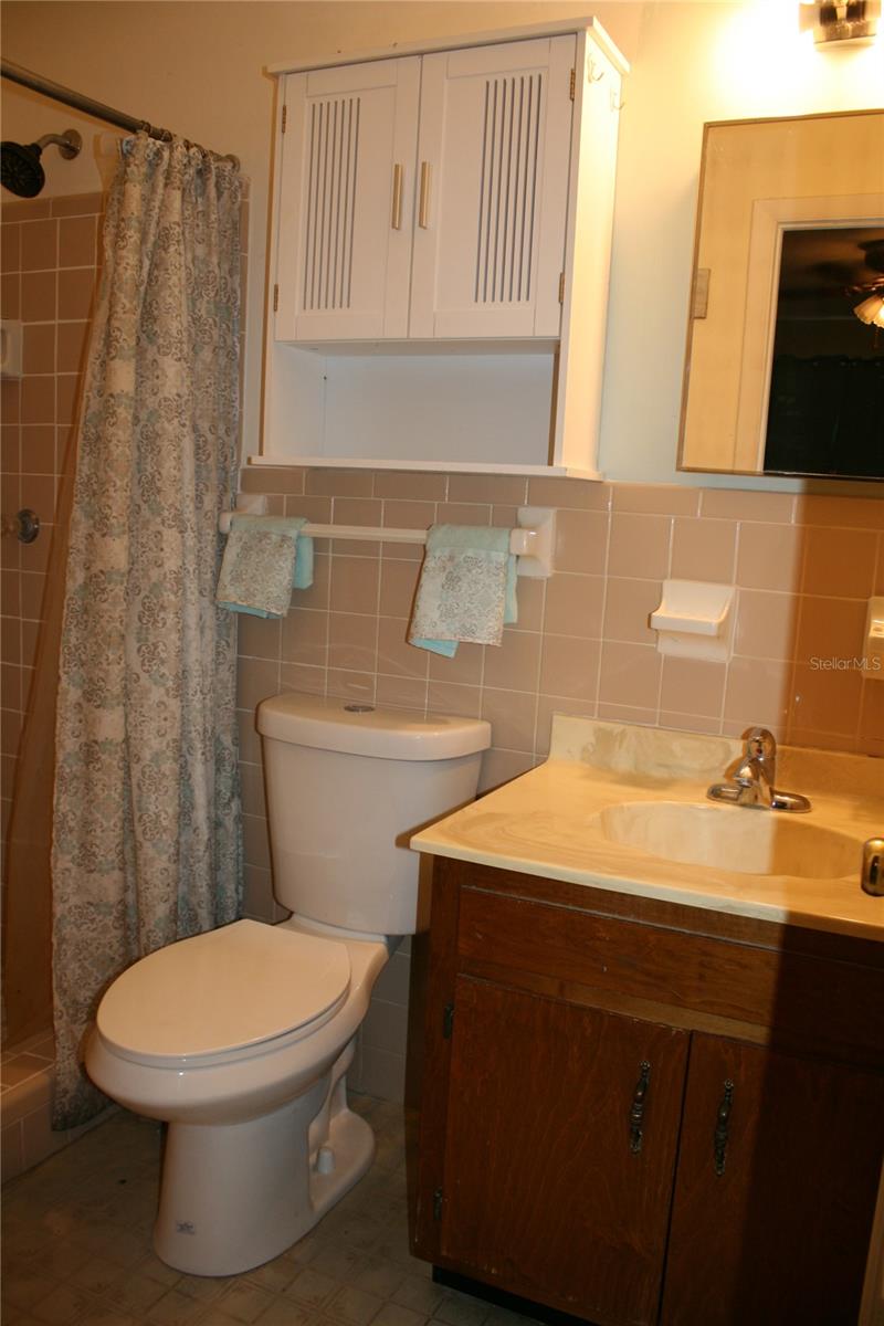 Image 17 of 24 For 22644 Hawthorne Road