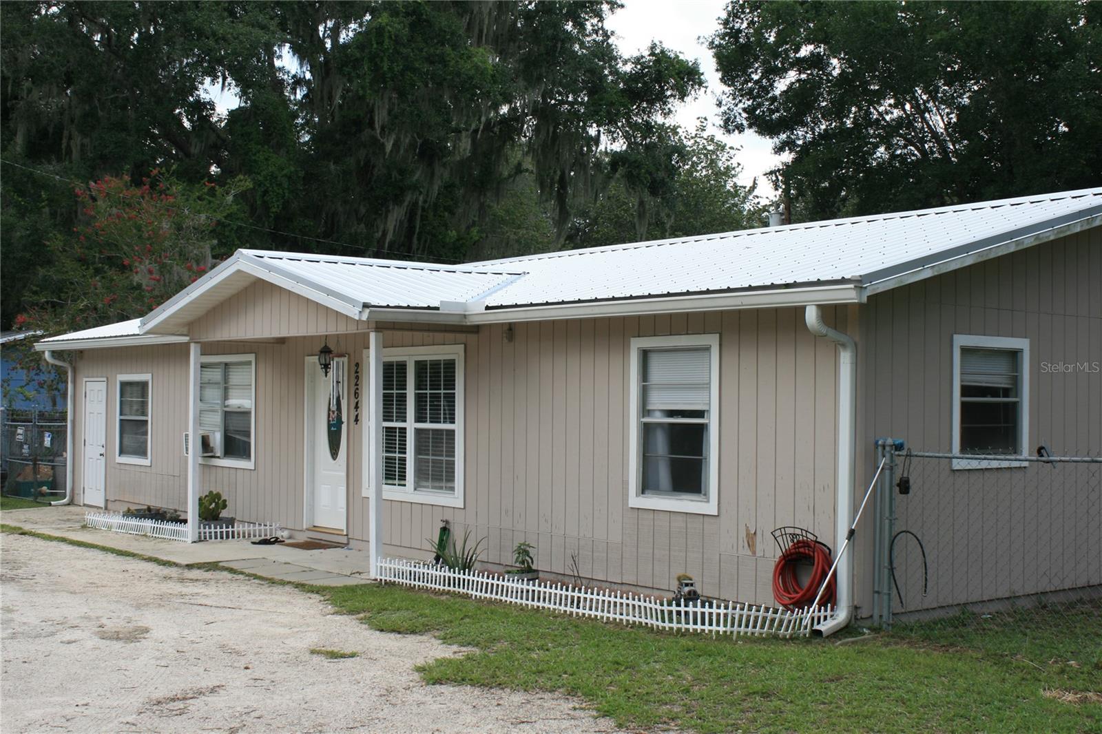Image 3 of 9 For 22644 Hawthorne Road