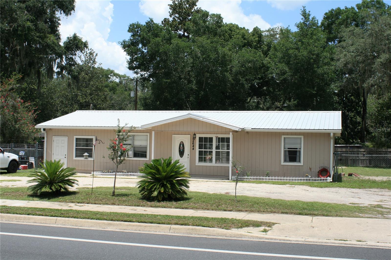 Image 4 of 9 For 22644 Hawthorne Road