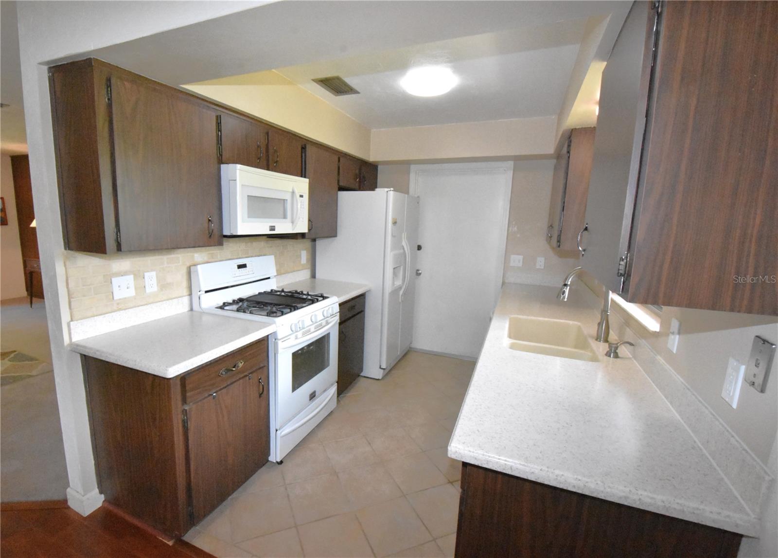 Image 4 of 34 For 5407 23rd Terrace
