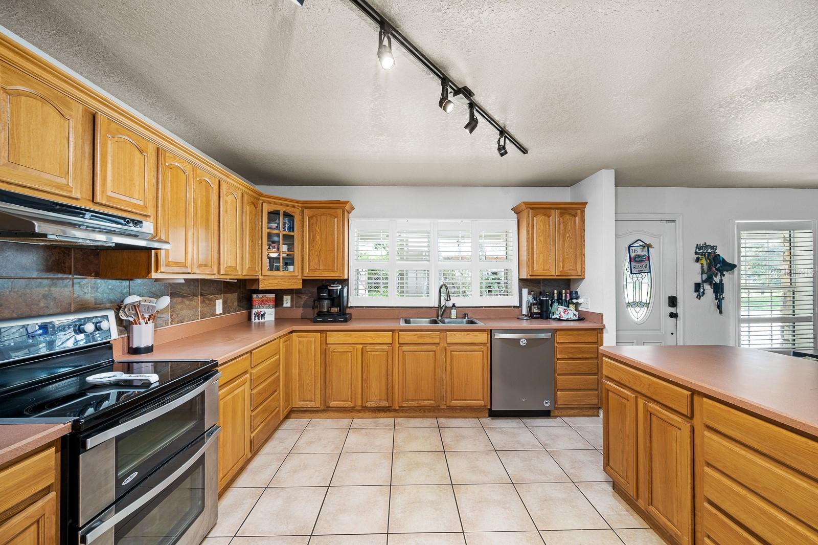 Image 18 of 40 For 11490 109th Place
