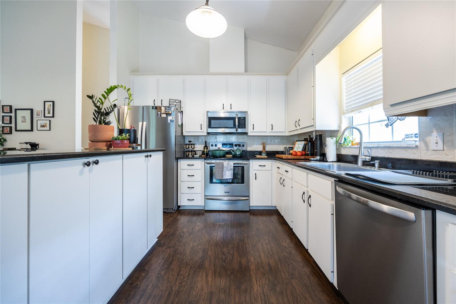 Image 10 of 59 For 6026 35 Street