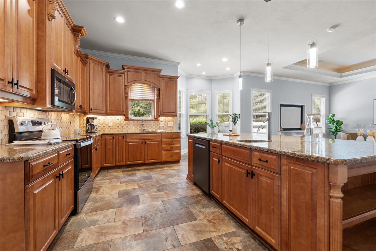 Image 8 of 42 For 12856 5th Place