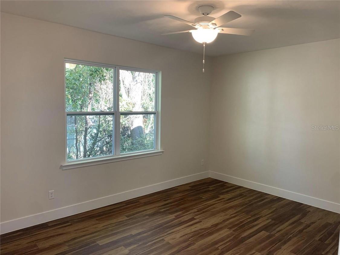 Image 2 of 5 For 540 30 Avenue 10