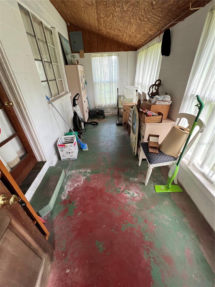 Image 3 of 35 For 16518 207th Street