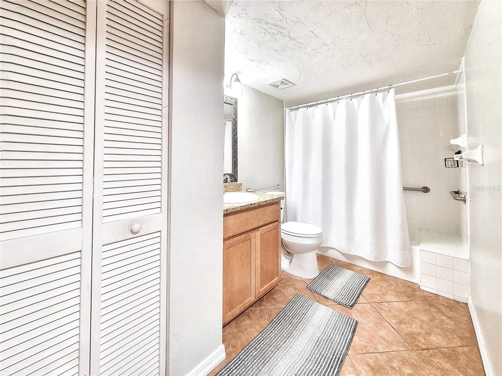 Image 21 of 27 For 2360 Archer Road 802