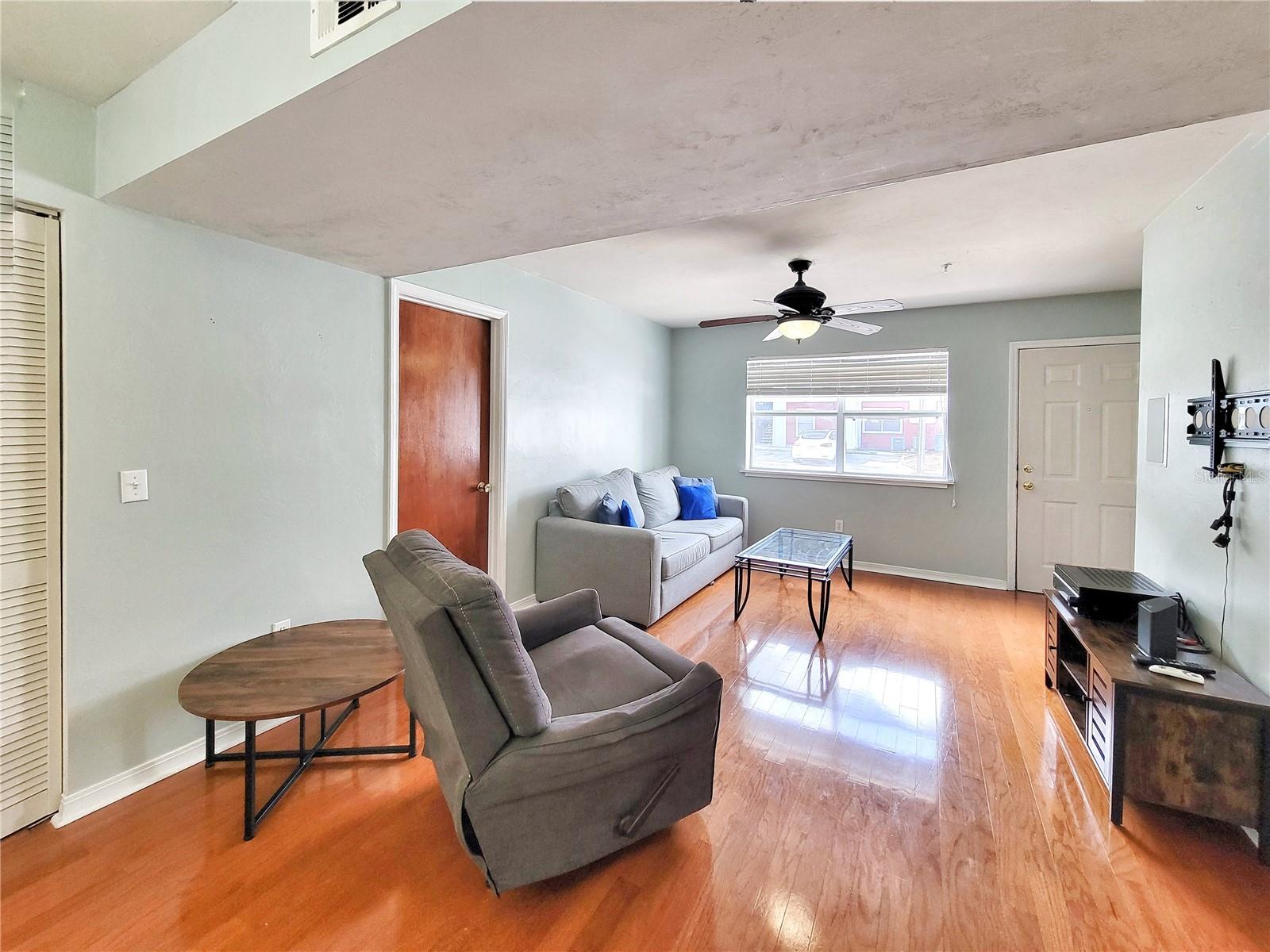 Image 7 of 27 For 2360 Archer Road 802