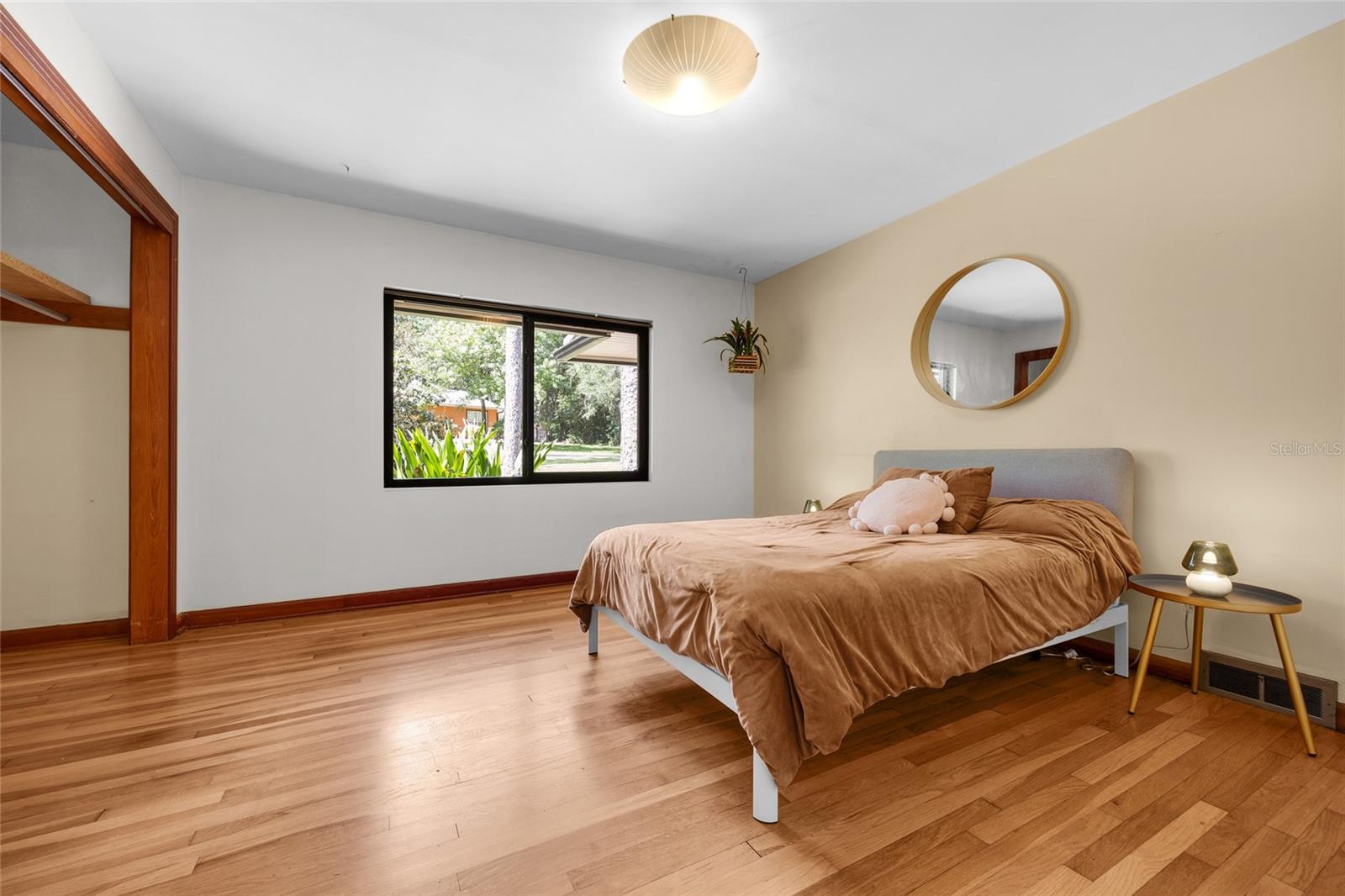 Image 24 of 56 For 851 19th Terrace