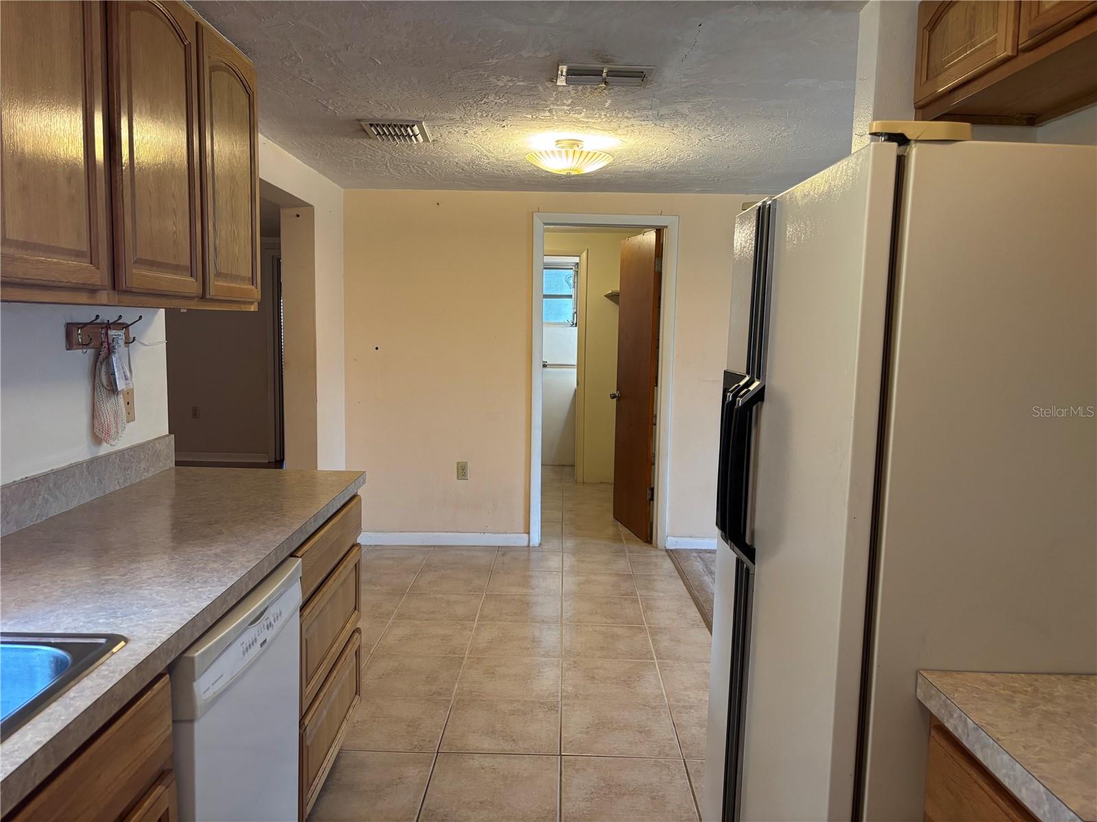 Image 8 of 34 For 13 Della Street