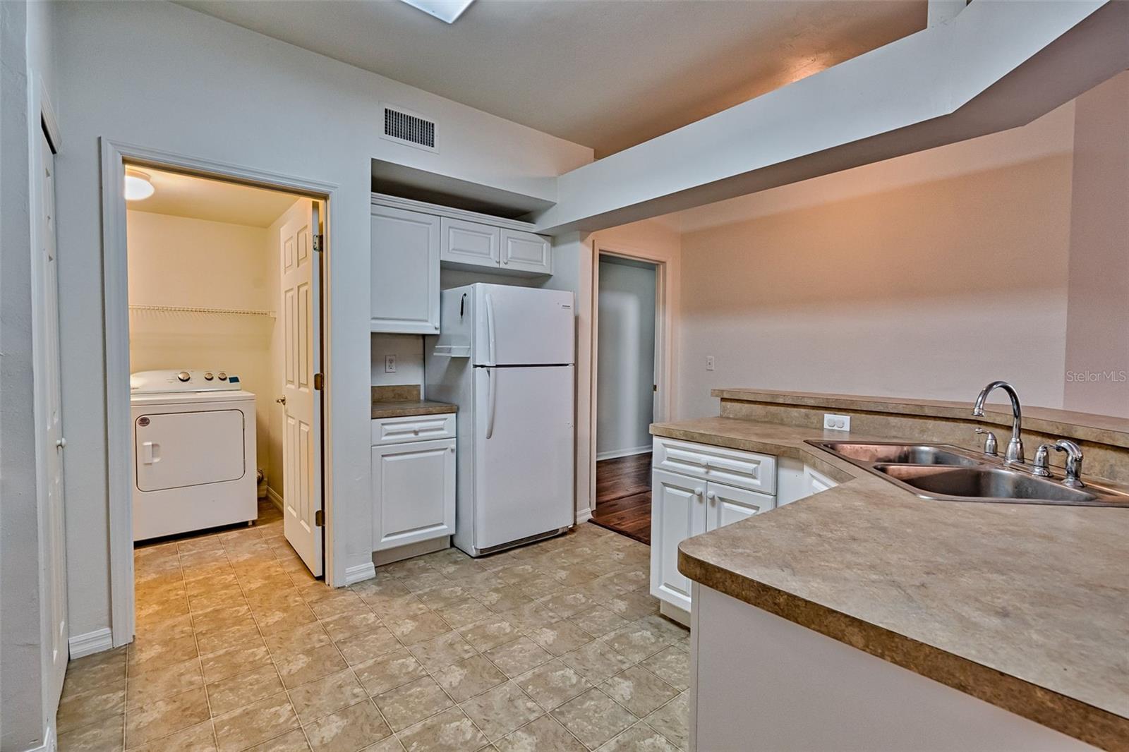 Image 11 of 32 For 10529 28th Lane