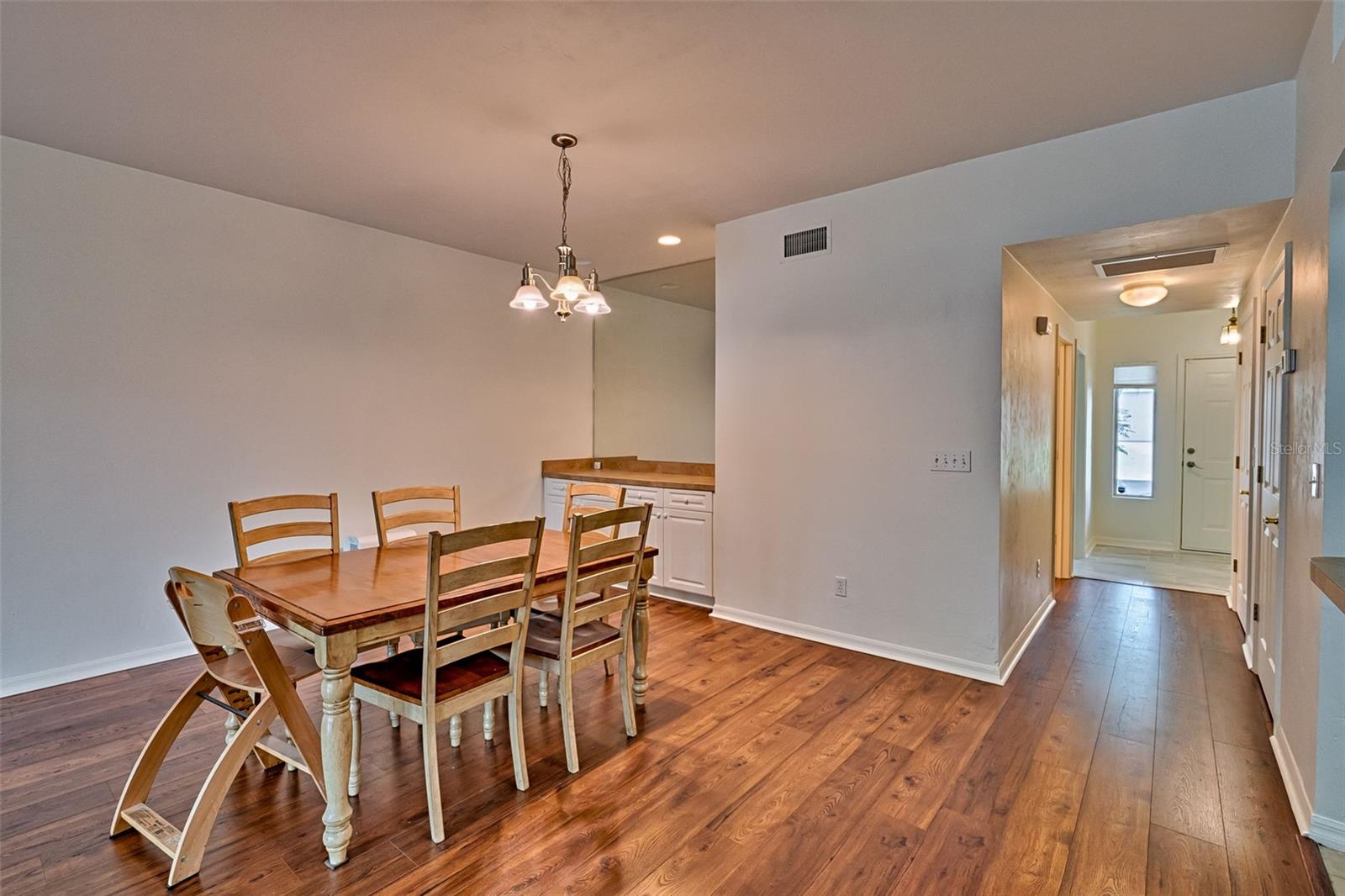 Image 4 of 32 For 10529 28th Lane