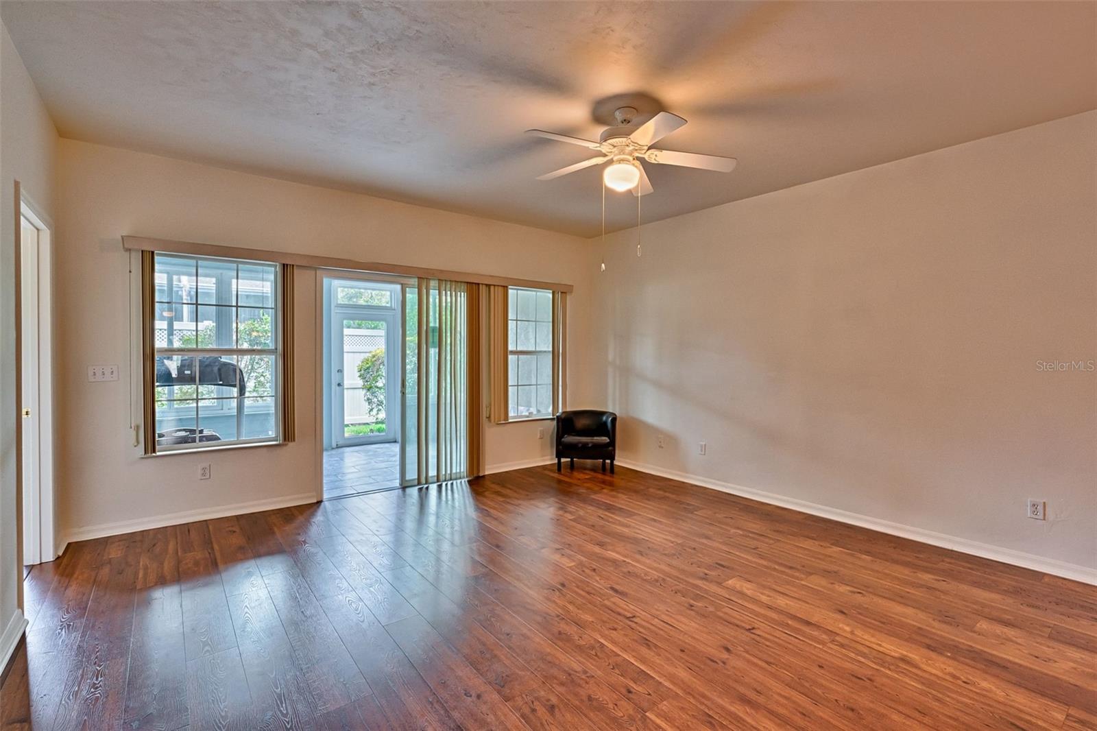 Image 8 of 32 For 10529 28th Lane