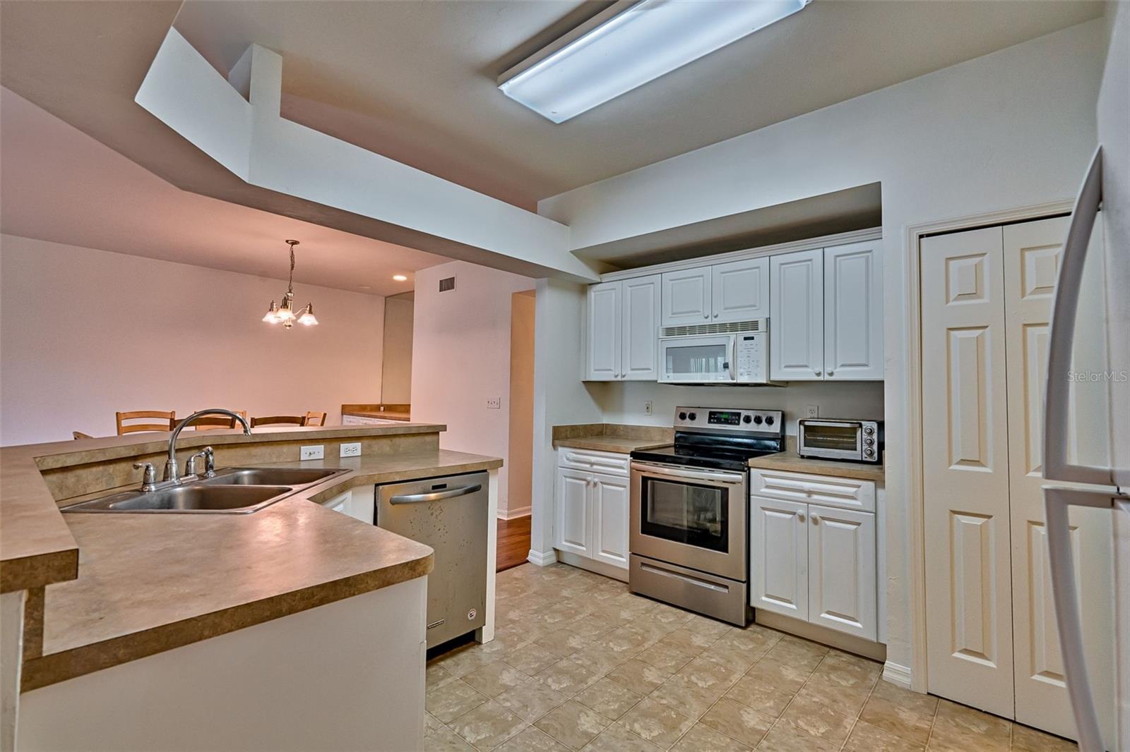Image 9 of 32 For 10529 28th Lane
