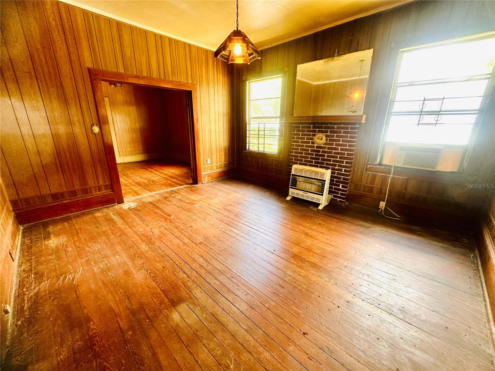Image 3 of 20 For 724 3rd Street