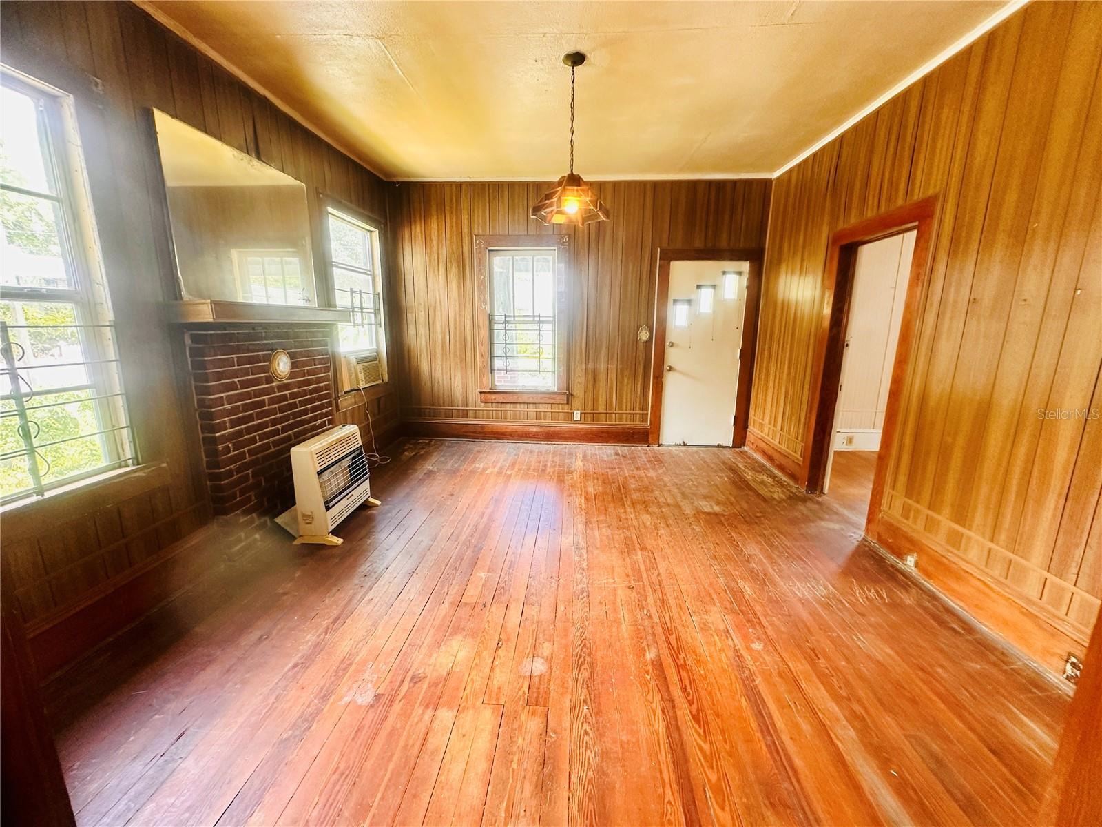 Image 4 of 20 For 724 3rd Street