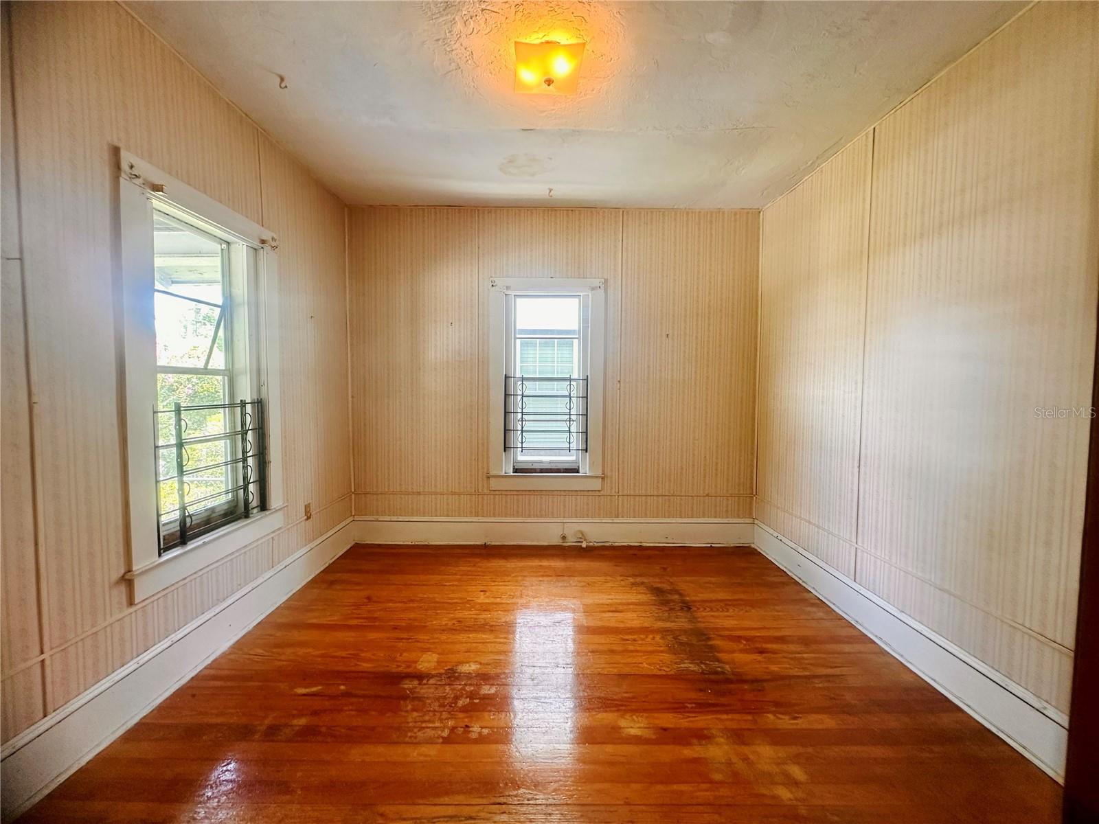 Image 5 of 20 For 724 3rd Street